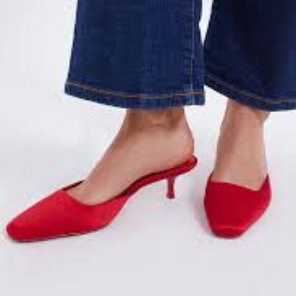 Larroude Amal Mules Cherry Satin 9 - Picture 7 of 7